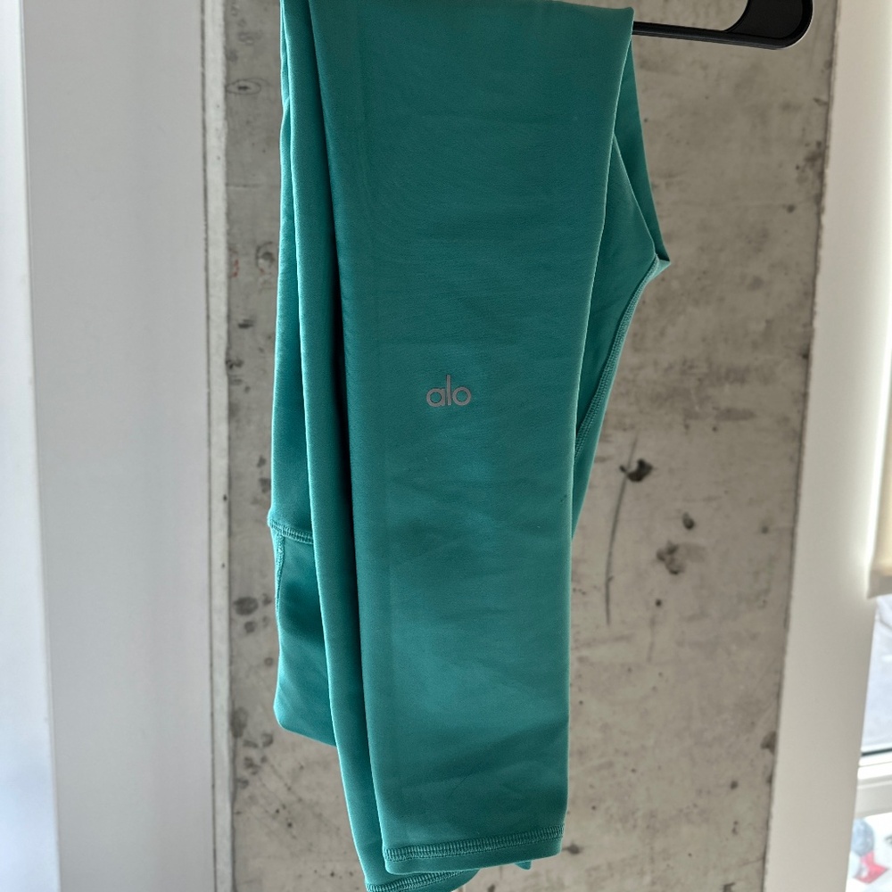 Alo Leggings